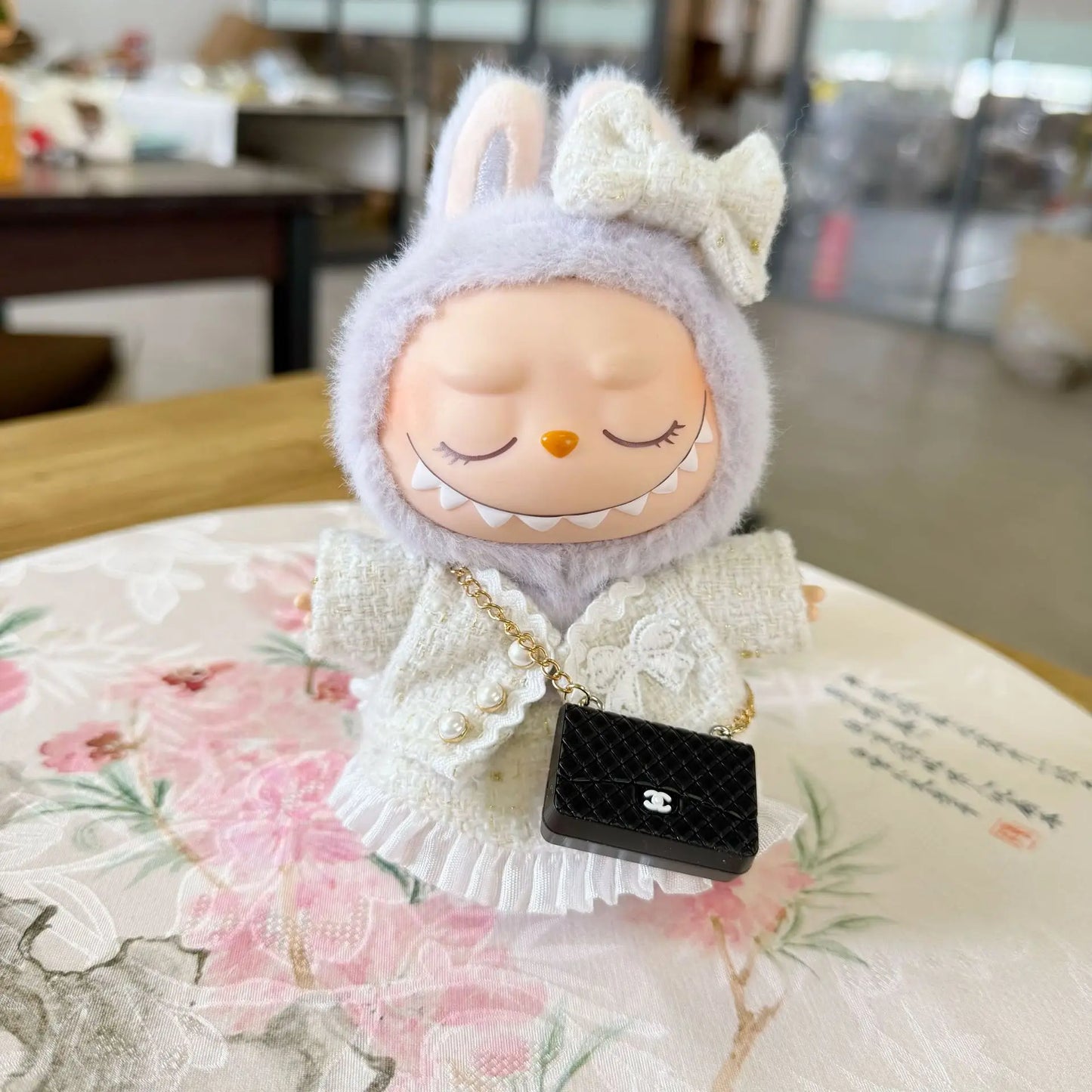 High-Fashion V1 V2 Labubu High End Luxury Chane Set 15cm 17cm Classic Grid Style Dress Set Fashion Clothes Replacement