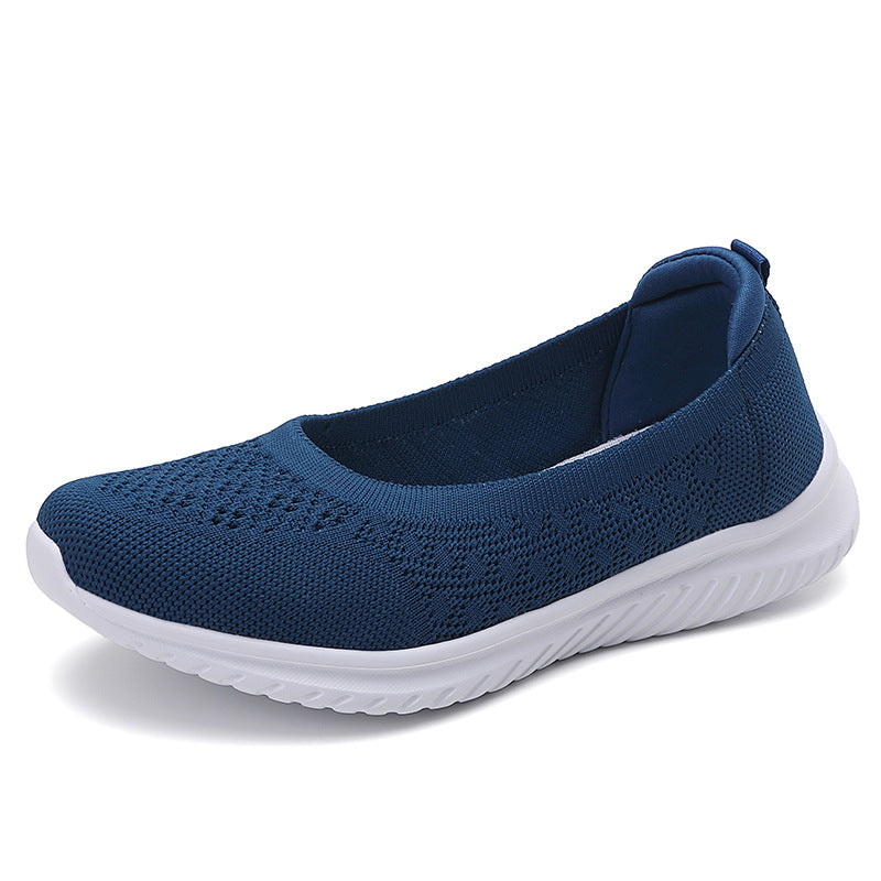 Large size soft soled fly woven women's shoes are breathable and can be easily stepped on in a fashionable single shoe for women
