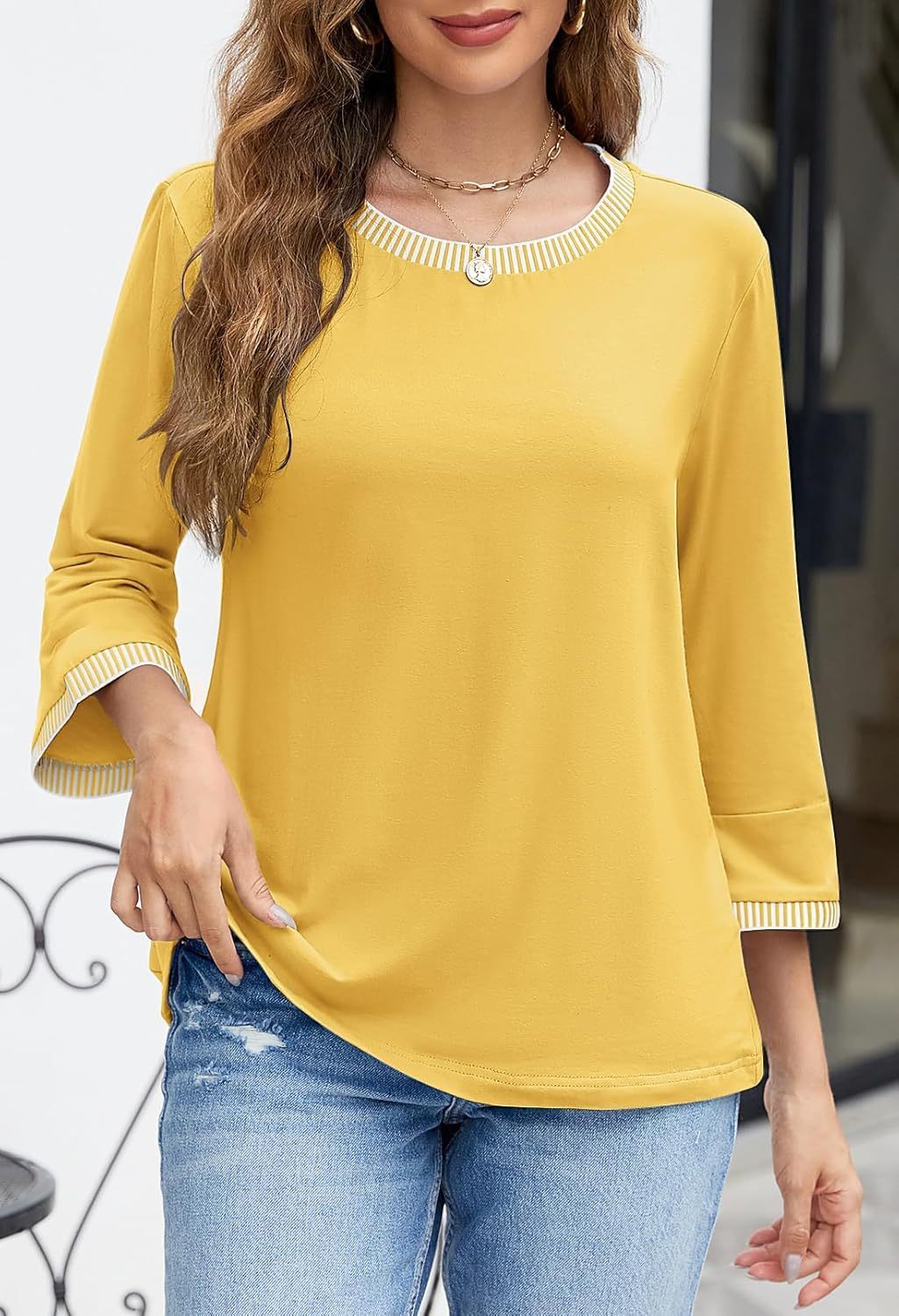 Women's Contrast Color Thread Round Neck Top Solid Color