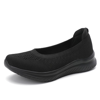 Large size soft soled fly woven women's shoes are breathable and can be easily stepped on in a fashionable single shoe for women