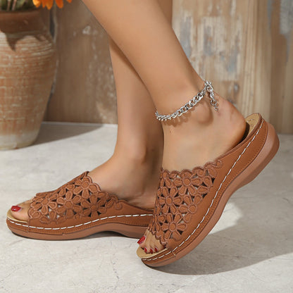 Plus Size Simple Casual Flower Cutout PU Mid Heel Women's Slippers